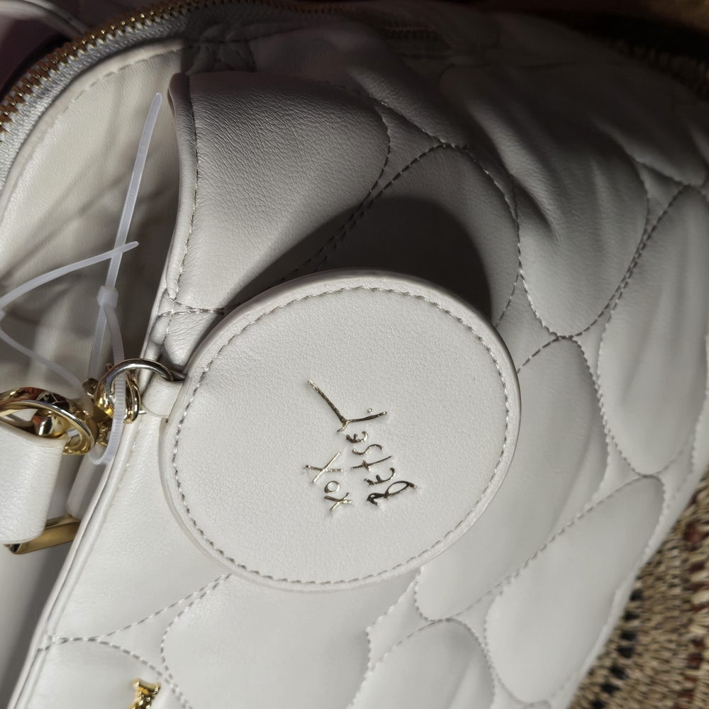 Betsey Johnson White Heart Quilted Handbag - Picture 6 of 15